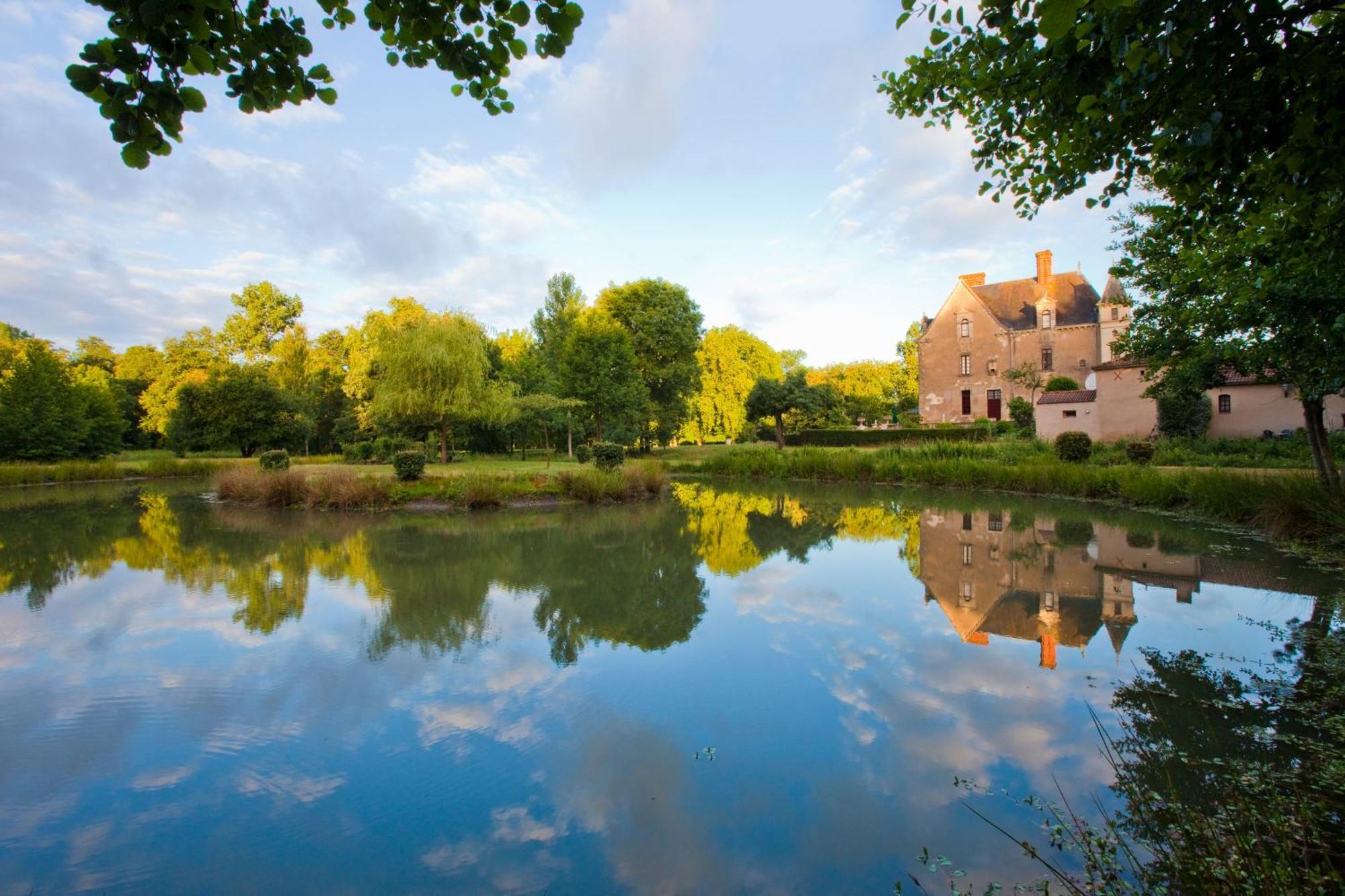 Chateau De La Verie Шалан Екстериор снимка